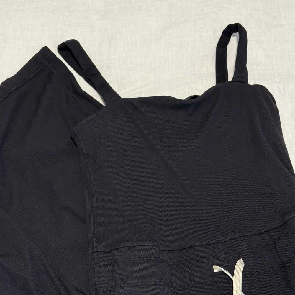 Vuori Black Jumpsuit Versatile Comfort - Picture 4 of 4